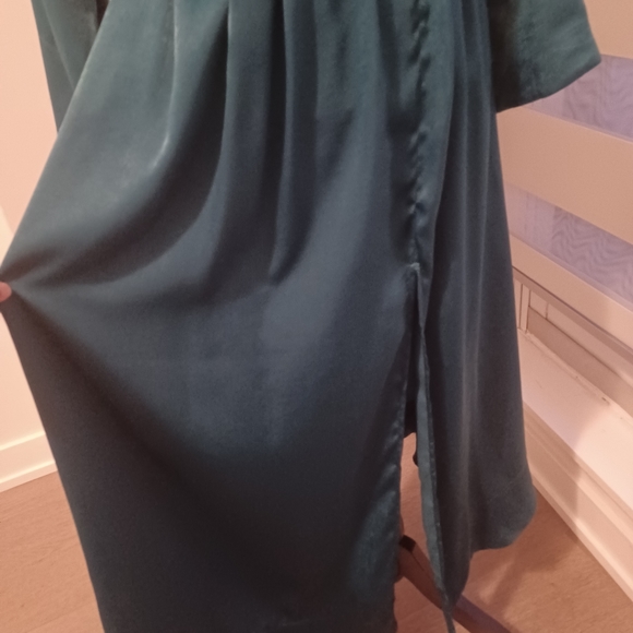 Zara Satin feel Teal Dress - Picture 4 of 6